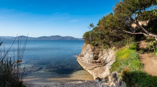 carte-des-quartiers-de-hyeres-quel-secteur-choisir-pour-votre-sejour